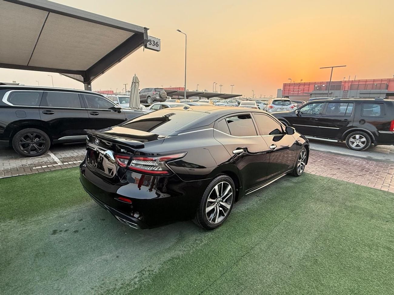 Nissan Maxima SL smart entry and push-button start