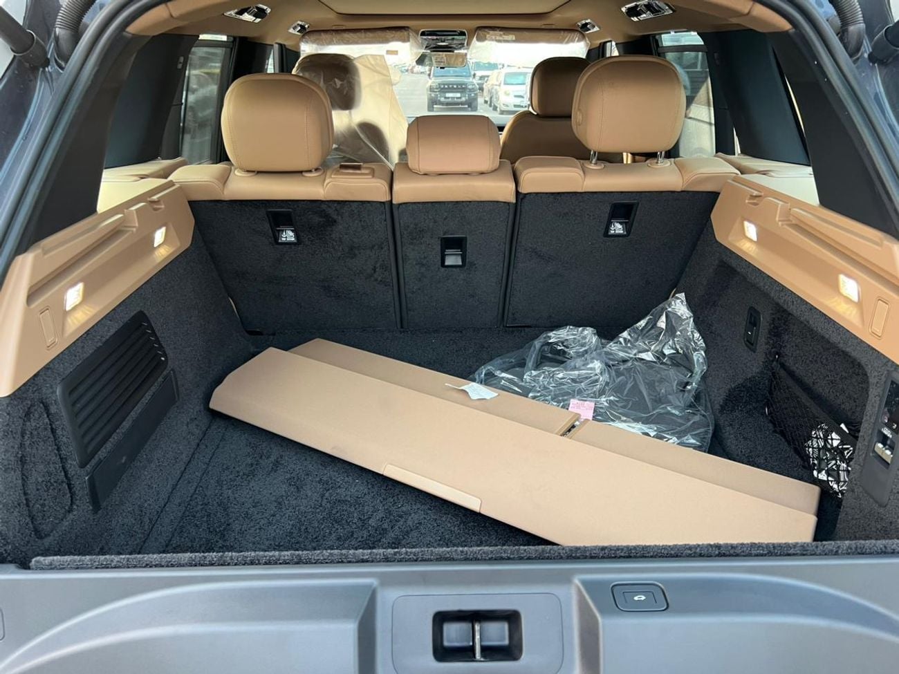 لاند روفر رينج روفر RANGE ROVER VOGUE  SE P400 - MODEL 2025 - ENGINE 3.0L - 5 SEATER