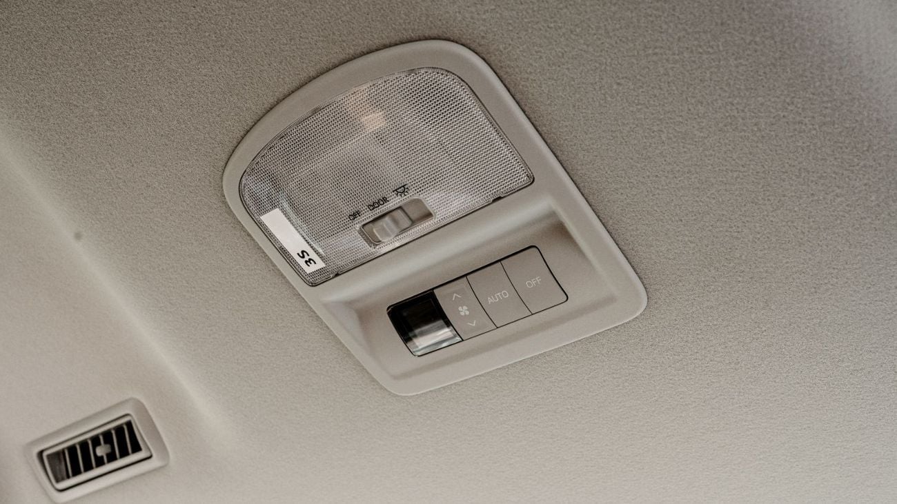 تويوتا فورتونر VXR 2026 Toyota Fortuner VX 4.0L AT Petrol (White-Tan)