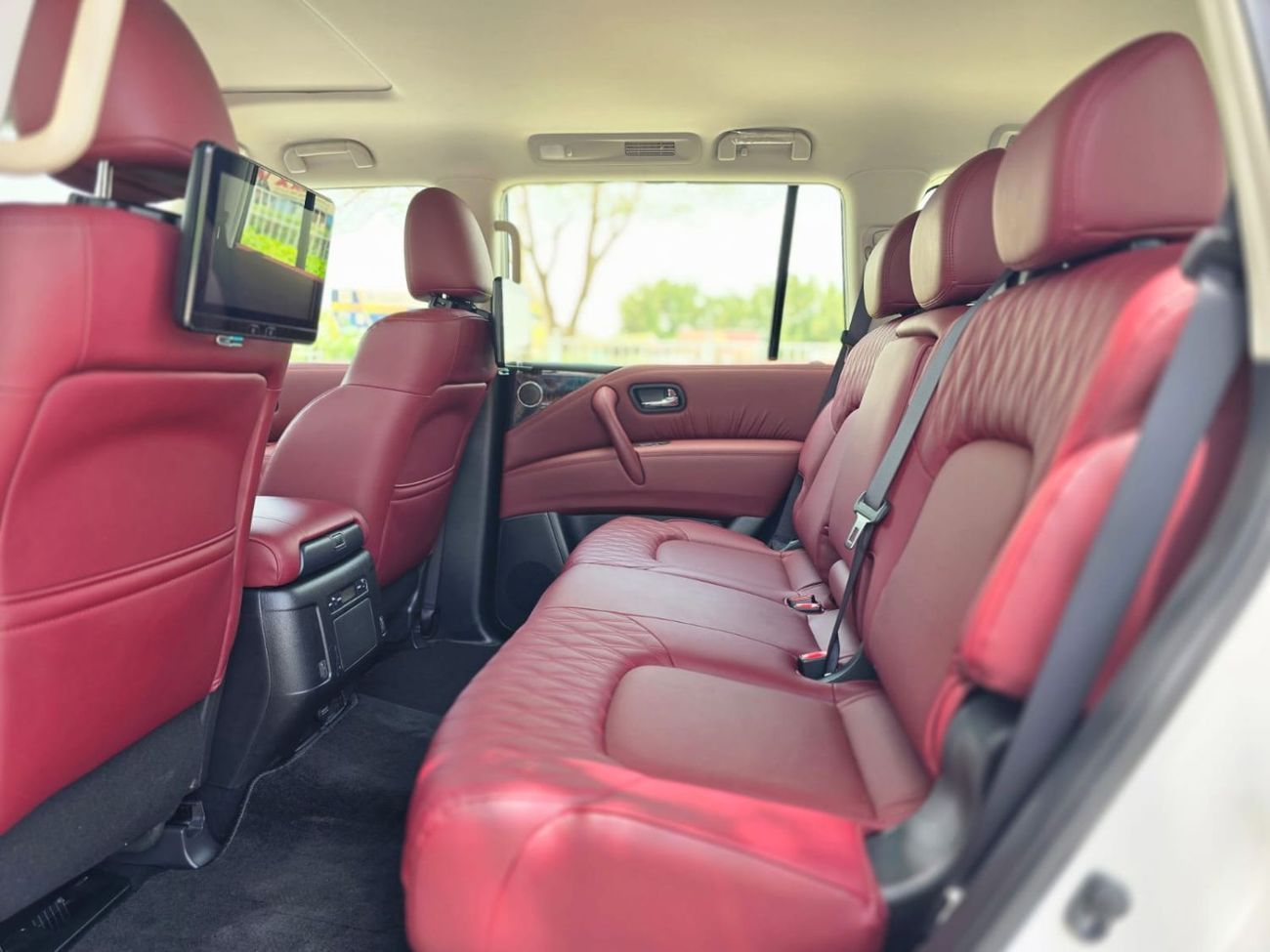 Nissan Patrol LE Platinum 5.6L 2024 GCC LOW MILEAGE WITH AGENCY WARRANTY UNLIMITED KM IN MINT CONDITION