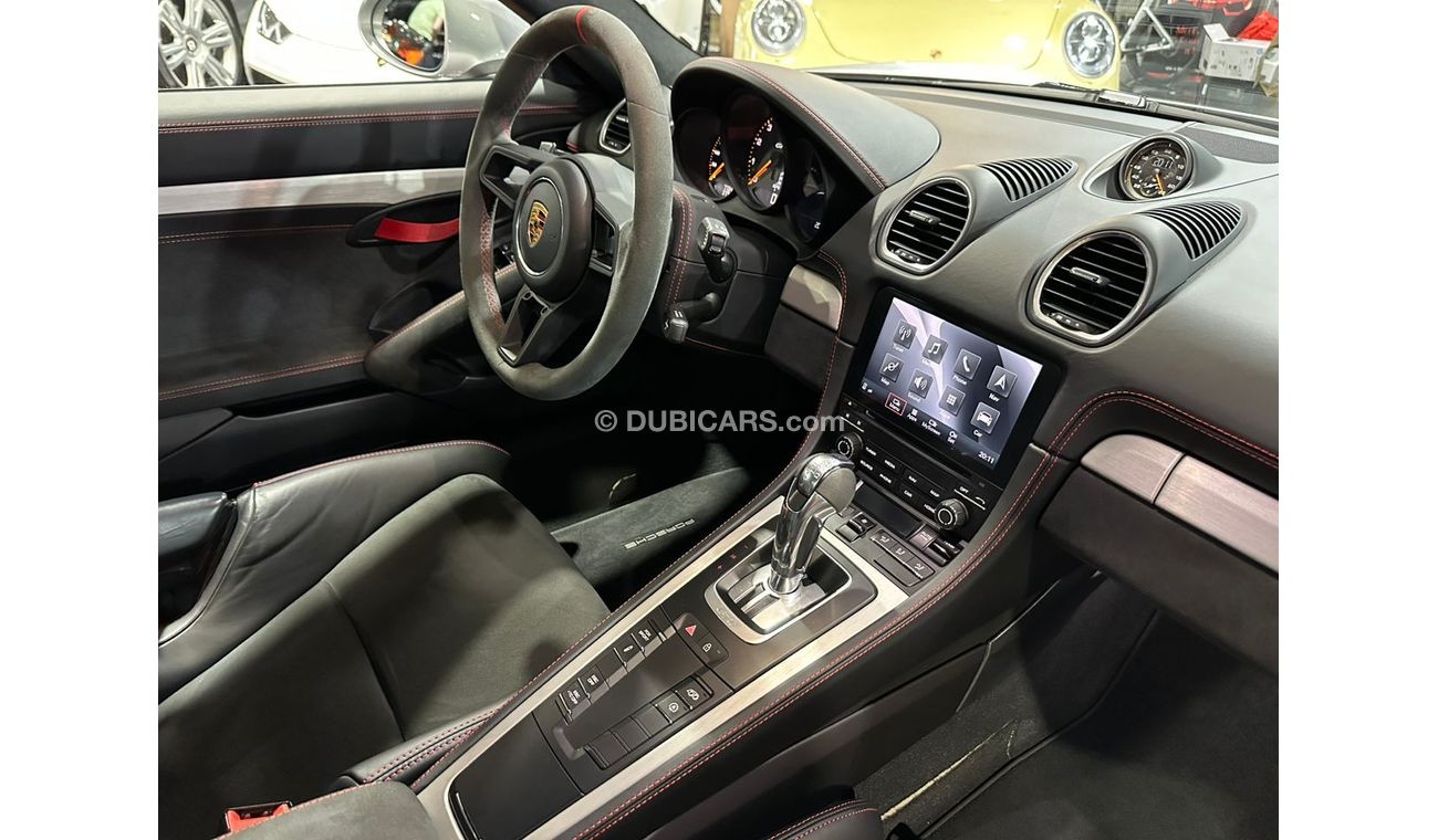 Porsche 718 Cayman GT4