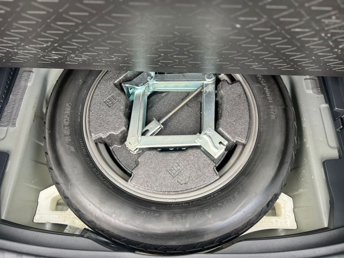 Toyota RAV4 2019 Toyota Rav4 XLE Full Option 2.5L V4 - Rear Camera - Leather Seat - Sunroof - AWD 4x4