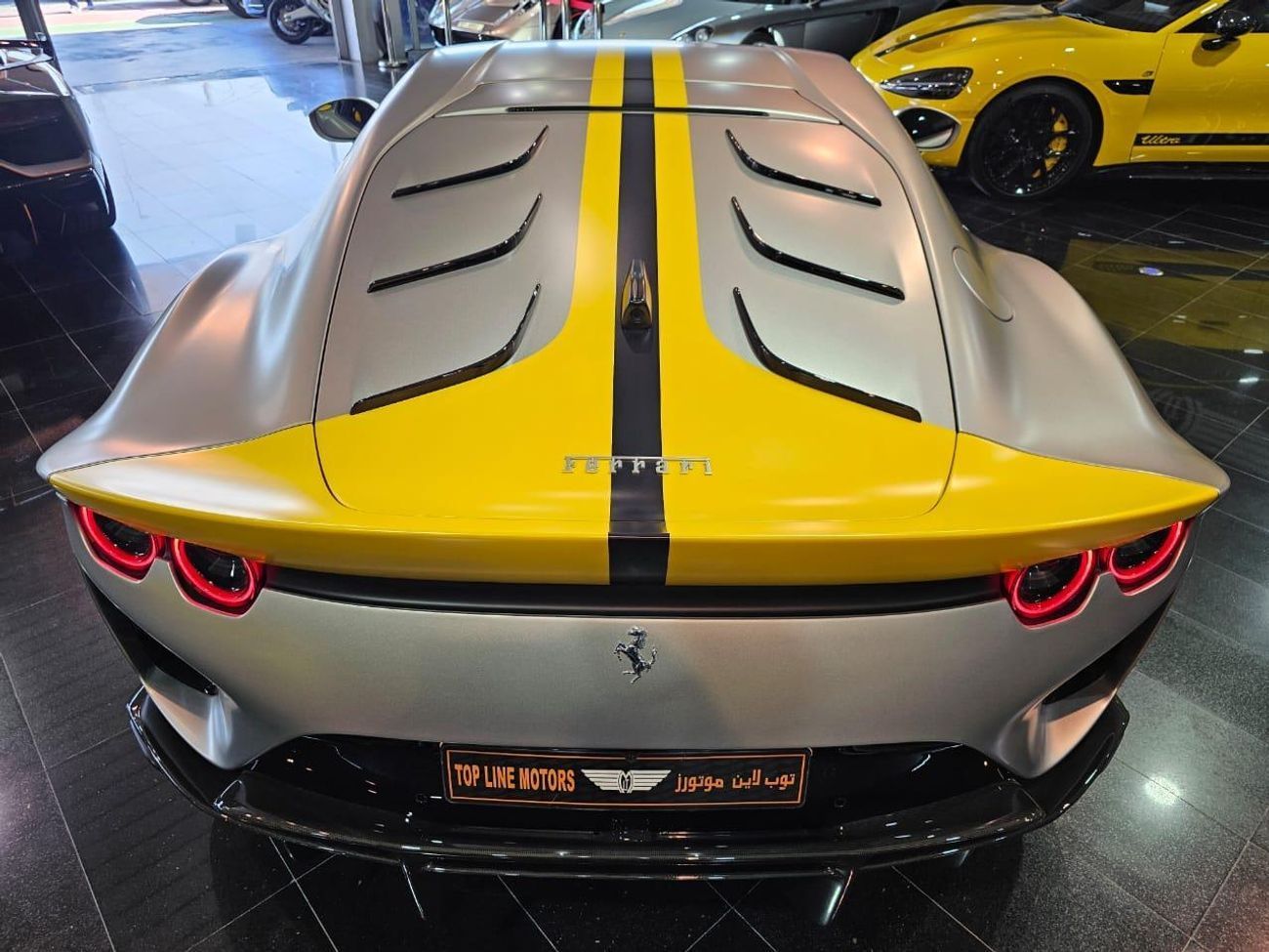 فيراري 812 كومبيتيزون