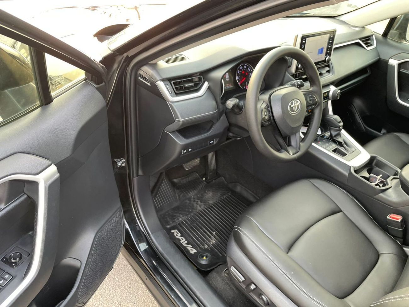 تويوتا راف ٤ 