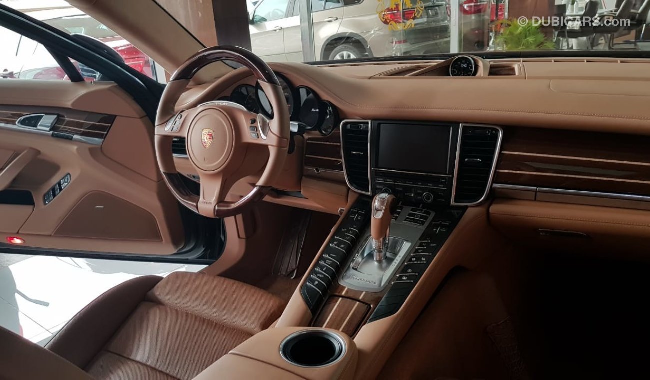 Porsche Panamera Turbo 2014 LOW MILEAGE UNDER WARRANTY