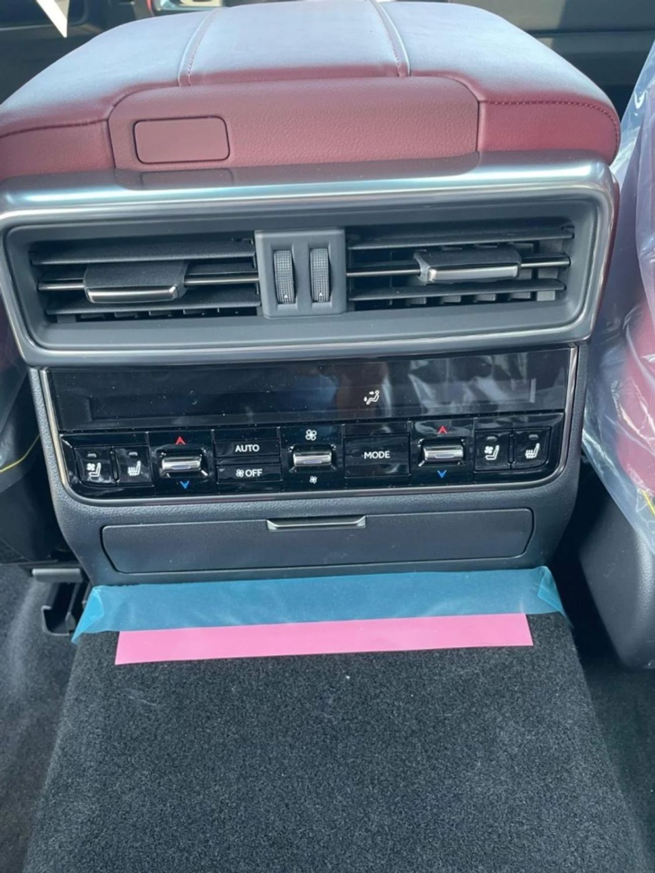 لكزس LX 700h 2025 Lexus LX700h Signature 7-Seater HEV 3.5L V6 Twin-Turbo Petrol A/T 4WD Export Only