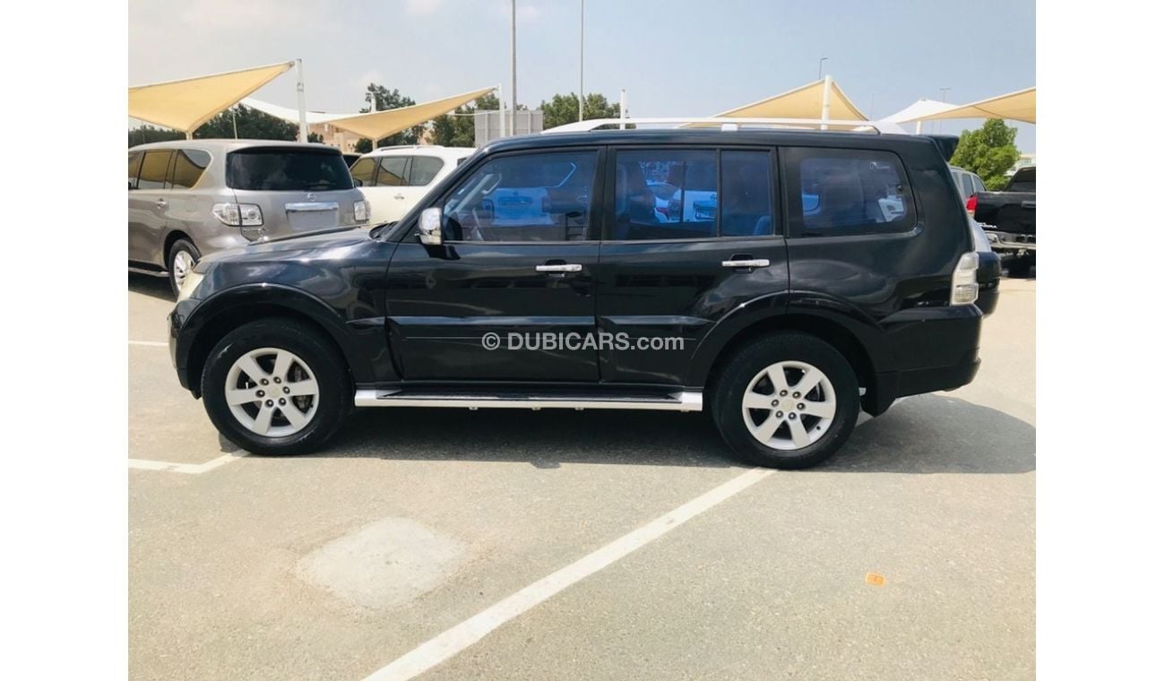 ميتسوبيشي باجيرو فل ابشن بحاله ممتازه بدون حوادث