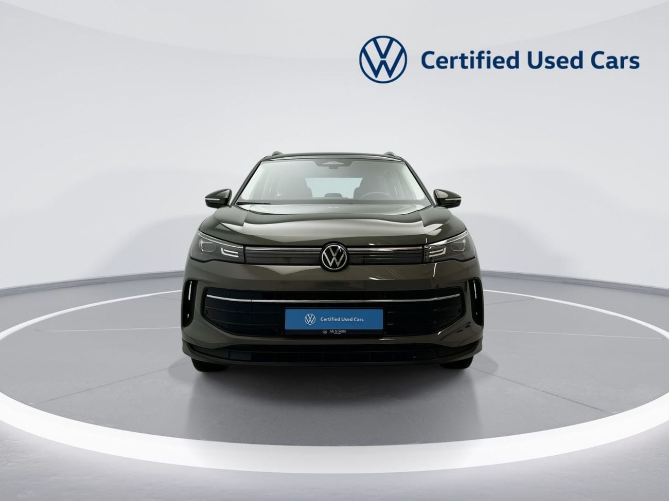 Volkswagen Tiguan LIFE 1.4L | LED Headlamps | Heated Folding Mirrors | 17" Alloy Wheels