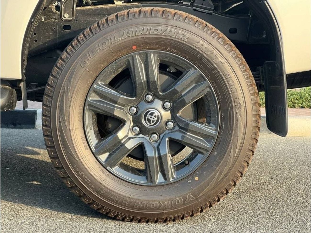 Toyota Hilux SGLX D/C 2.7L 4X4 PTR M/T // 2025 // HIGH OPTION WITH SEAT VENTILATION , LED LIGHT , POWER WINDOWS /