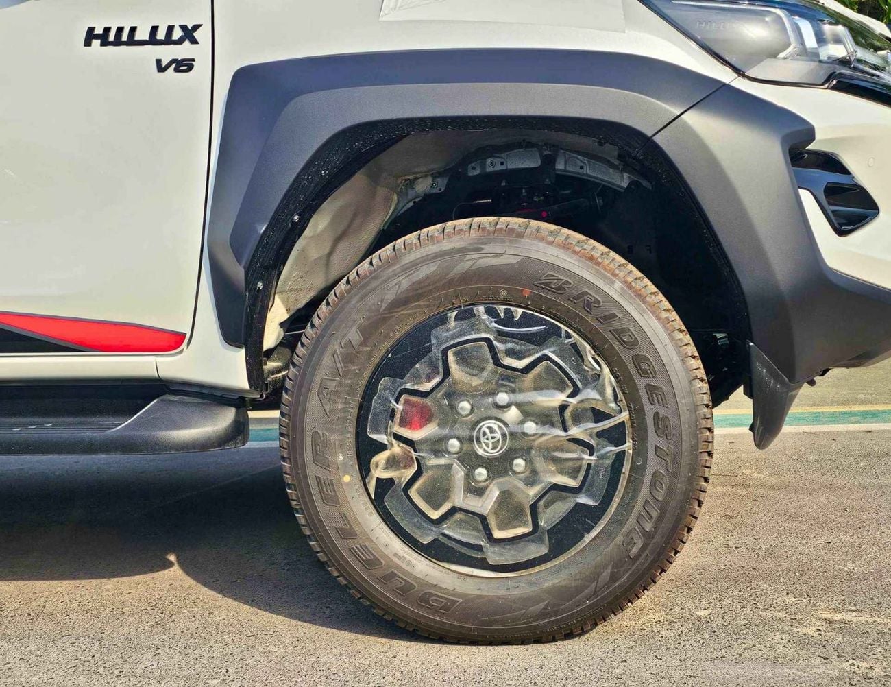 تويوتا هيلوكس GR SPORT WIDE BODY / 4.0L PETROL V6 / OVER FENDER / TRIP TRONIC / 360*CAMERA / DRIVER PWR SEATS WITH