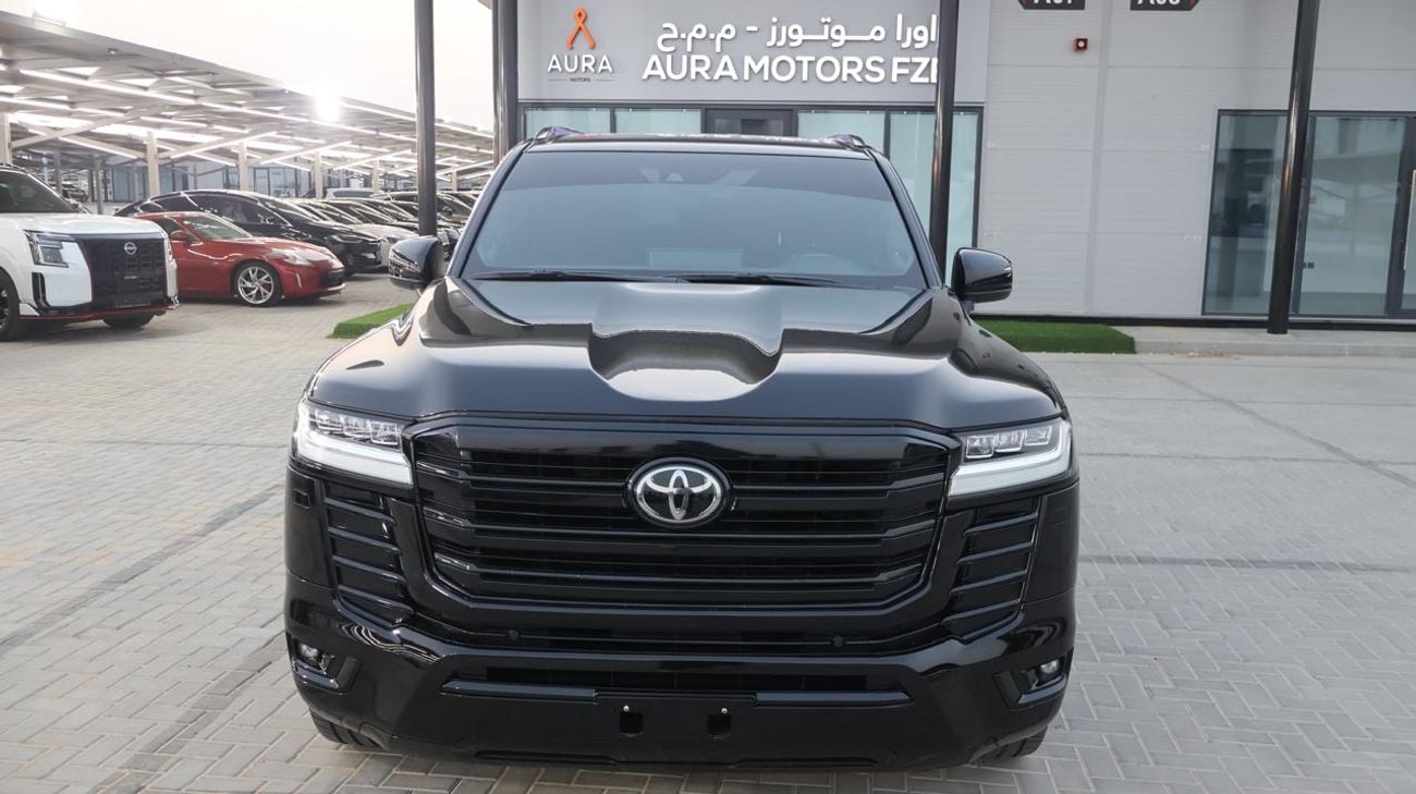 Toyota Land Cruiser BLACK EDITION Well Maintained . Original Mileage. Still under Service Contract  to 125000 KMs. Al Futtaim Warranty