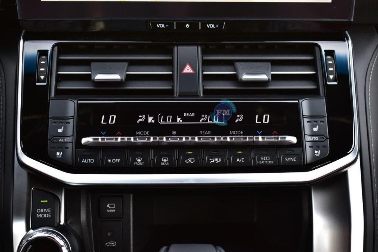 تويوتا لاند كروزر 300 GR Sport V6 3.3L Diesel Automatic