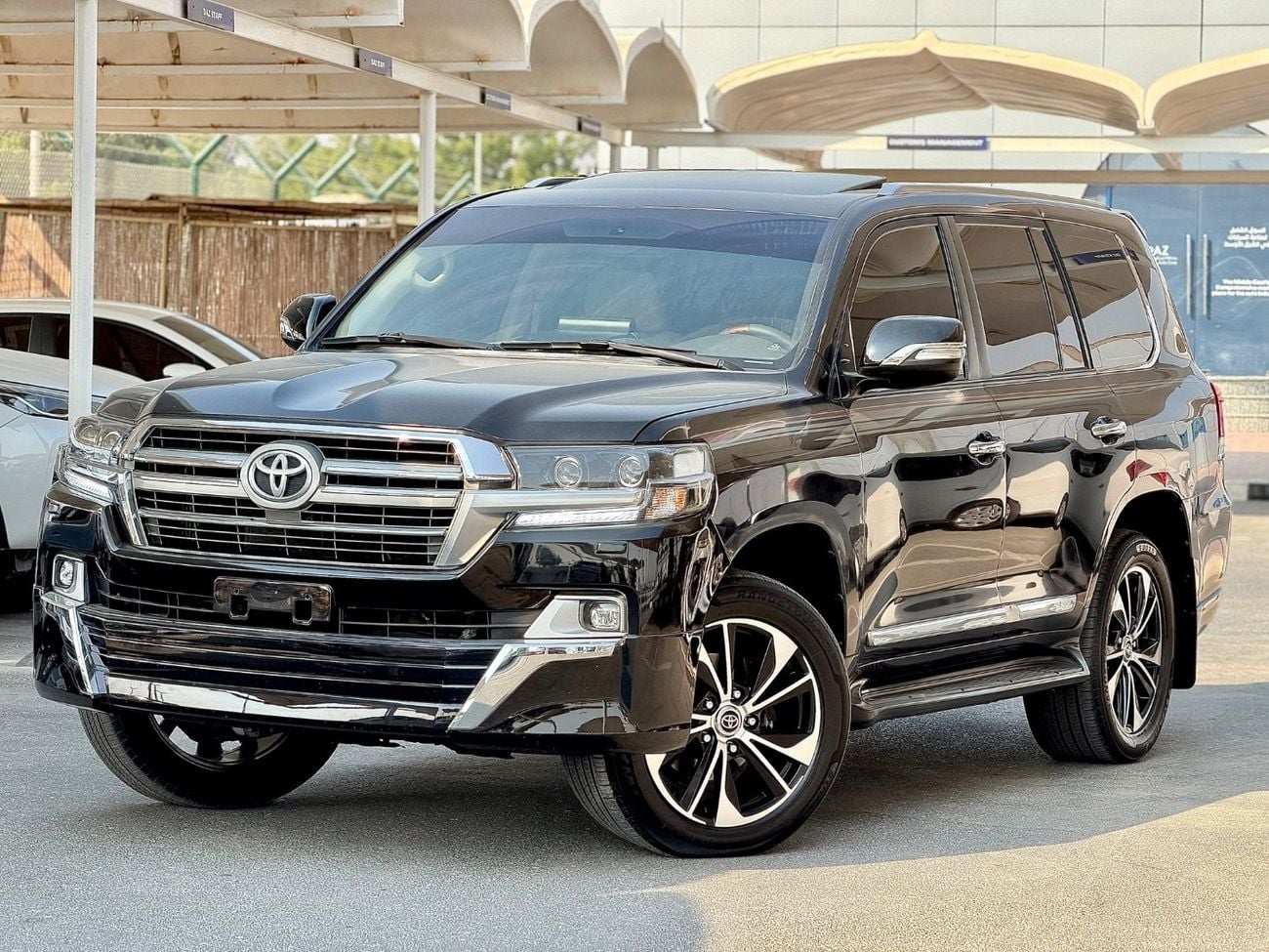 تويوتا لاند كروزر GXR لاندكروزر GXR 2019 V8 بمقود يسار كامل المواصفات