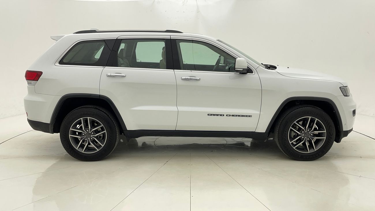 جيب جراند شيروكي LIMITED 3.6 | بدون دفعة مقدمة | اختبار قيادة مجاني للمنزل