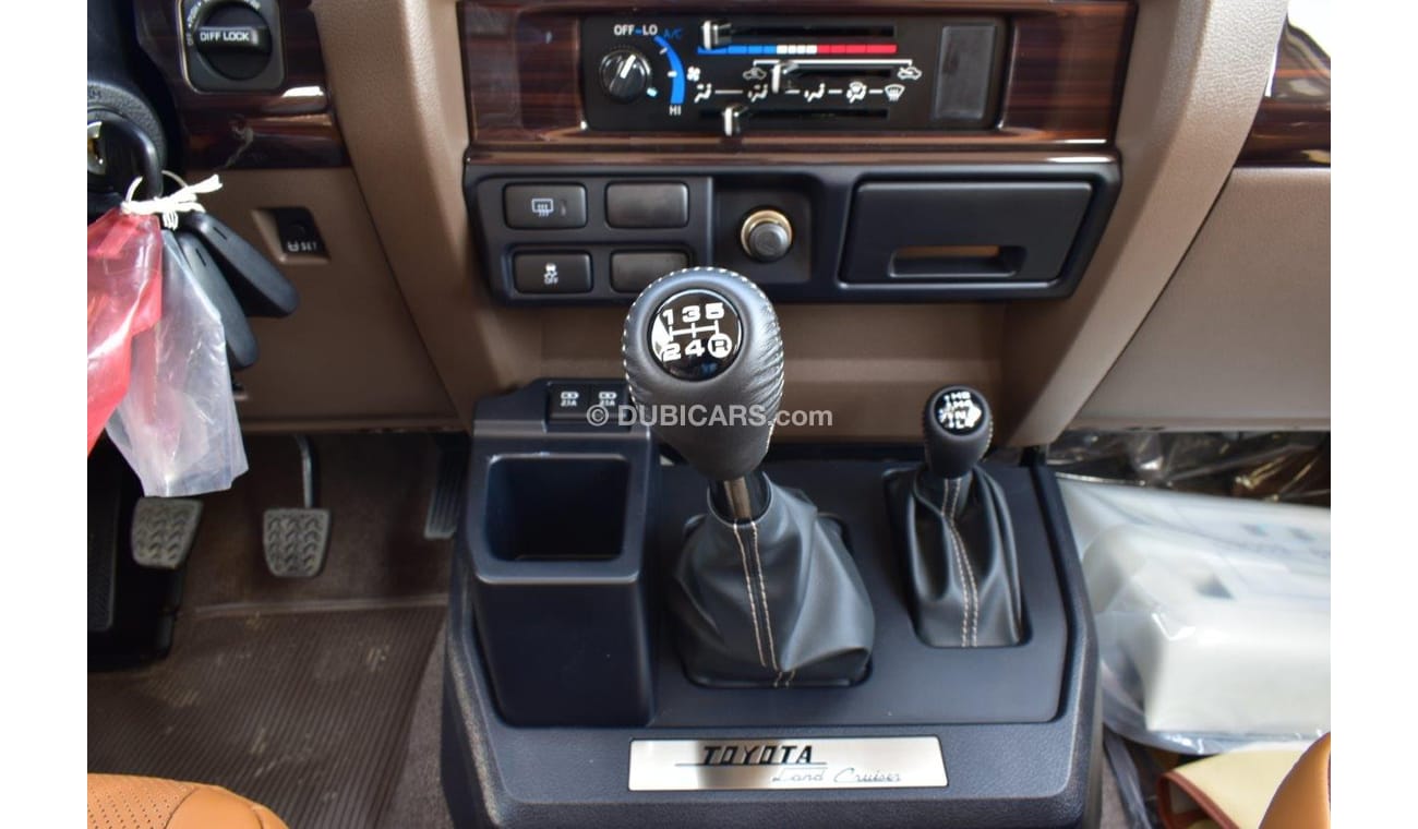 Toyota Land Cruiser 70 71 V6 4.0L MT (With Winch and Differential Lock)