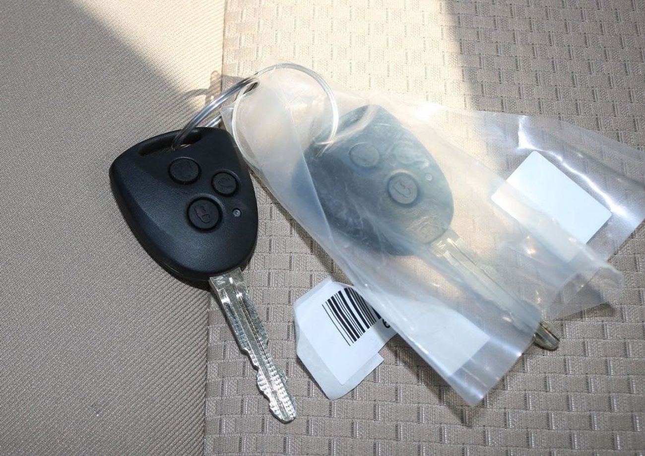 Toyota Yaris SPECIAL LOWEST PRICE GUARANTEED 2023 | 1.5L E 4-CYL 16V DOHC DUAL-VVTi WITH REAR PARKING SEN