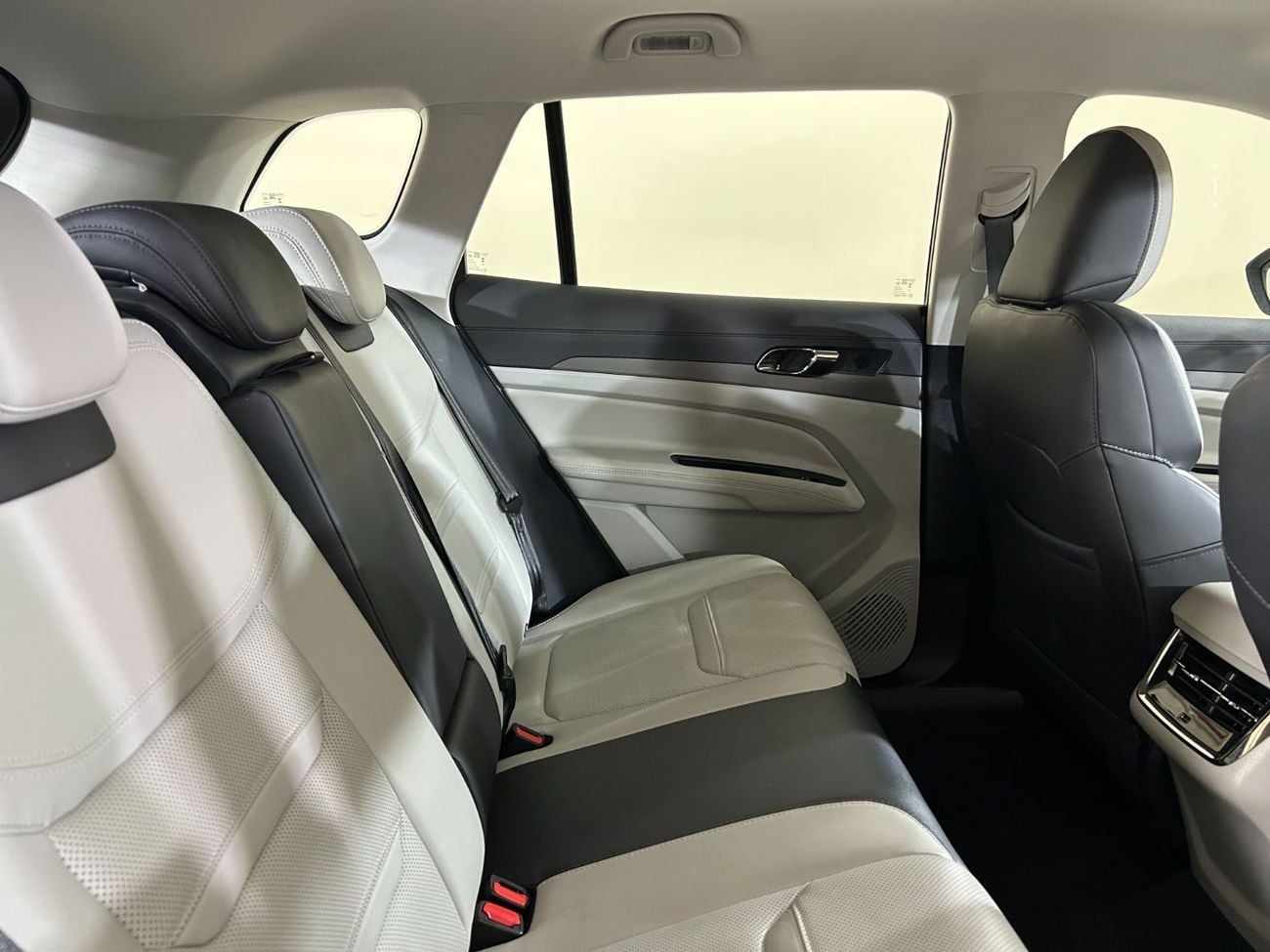 Ford Territory Trend TER2124 / FREE INSURANCE + REGISTRATION / AL TAYER MOTORS AL QOUZ SHOWROOM
