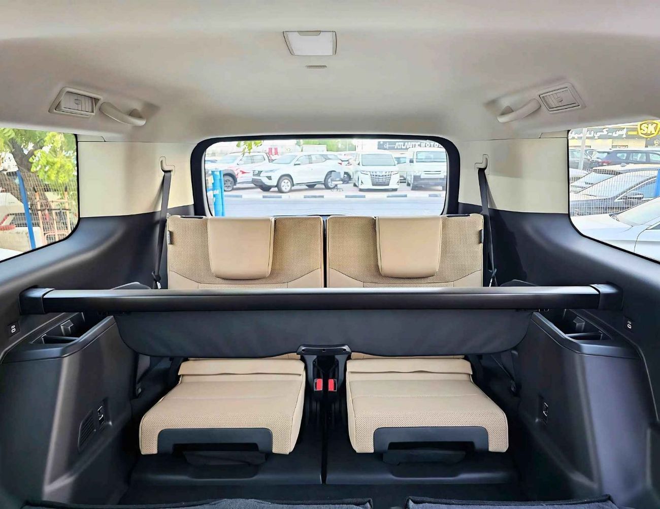 تويوتا برادو ALL ROUNDER / MID OPTION / 2.4T V4 PETROL / SUNROOF / LEATHER SEATS (CODE # P24AR)