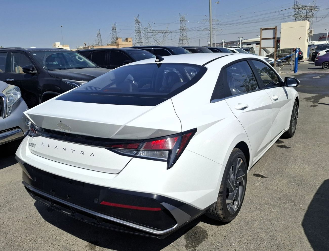 Hyundai Elantra Hyundai Elantra 1.5L 2025 White Petrol Chinese (Export Only)
