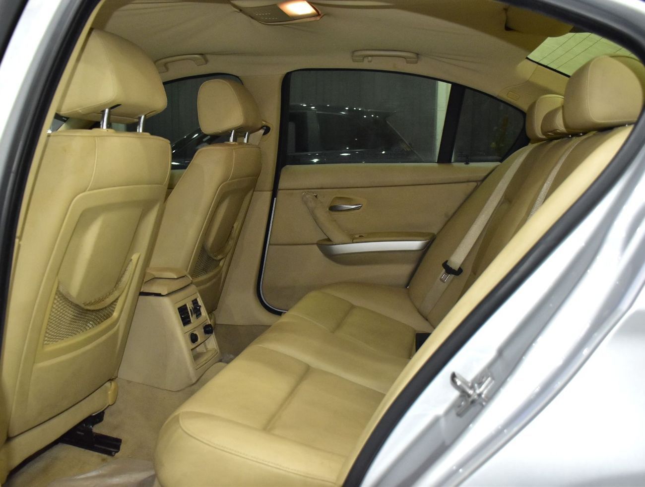 بي أم دبليو 320 EXCELLENT DEAL for our BMW 320i ( 2010 Model ) in Silver Color GCC Specs