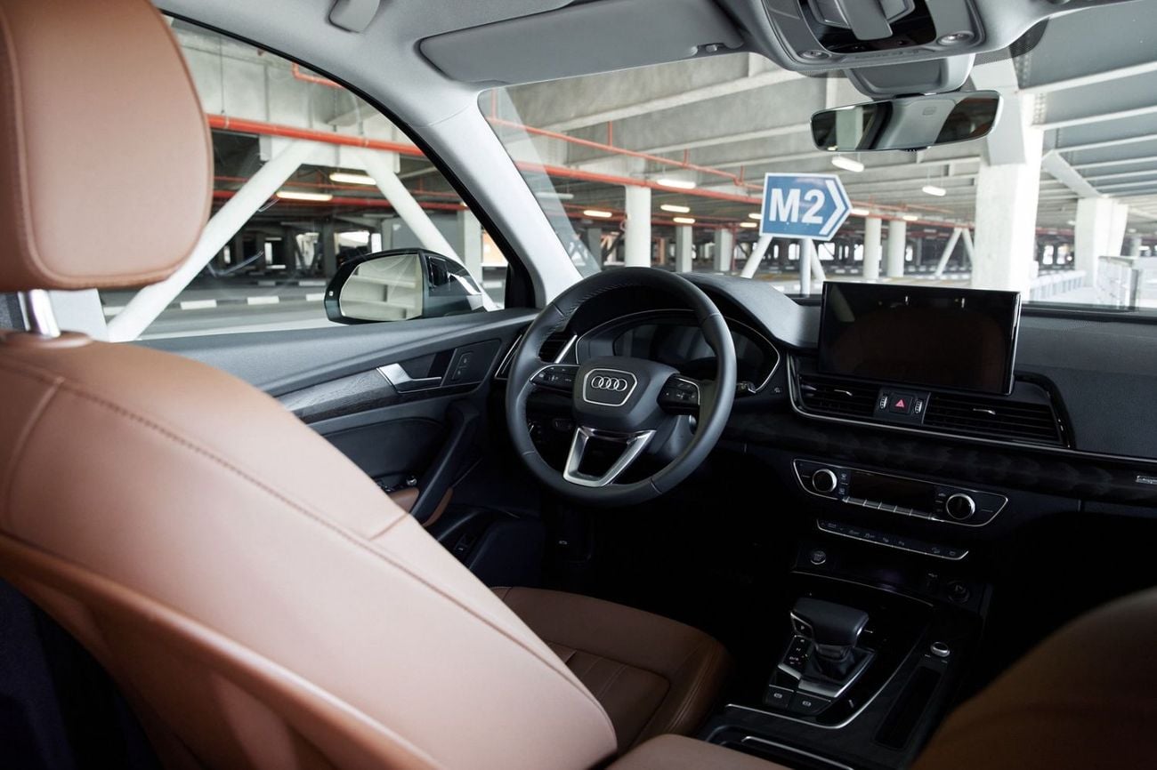 Audi Q5 45 TFSI Quattro Design 2.0L Audi Q5 2022 GCC specs