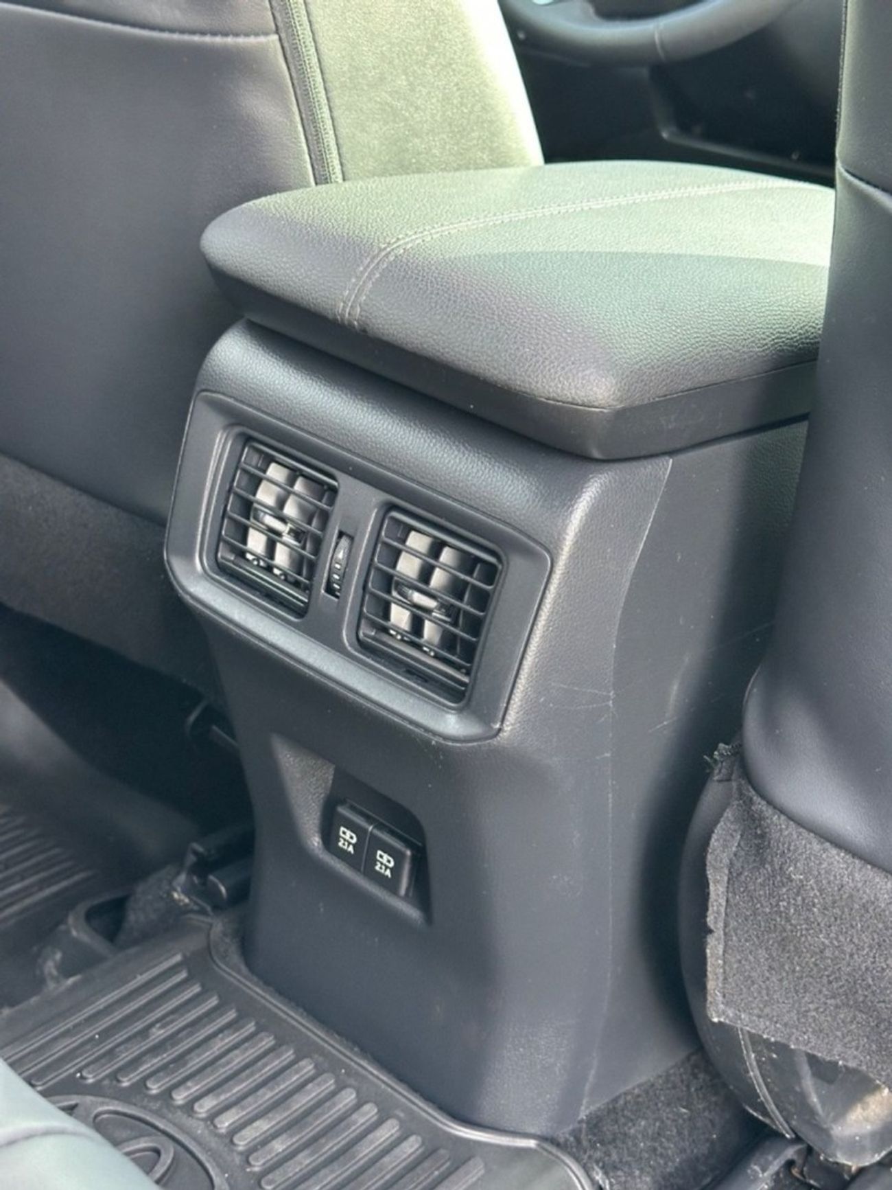 تويوتا راف ٤ Hybrid XSE, sunroof,leather seats, push start Full Option