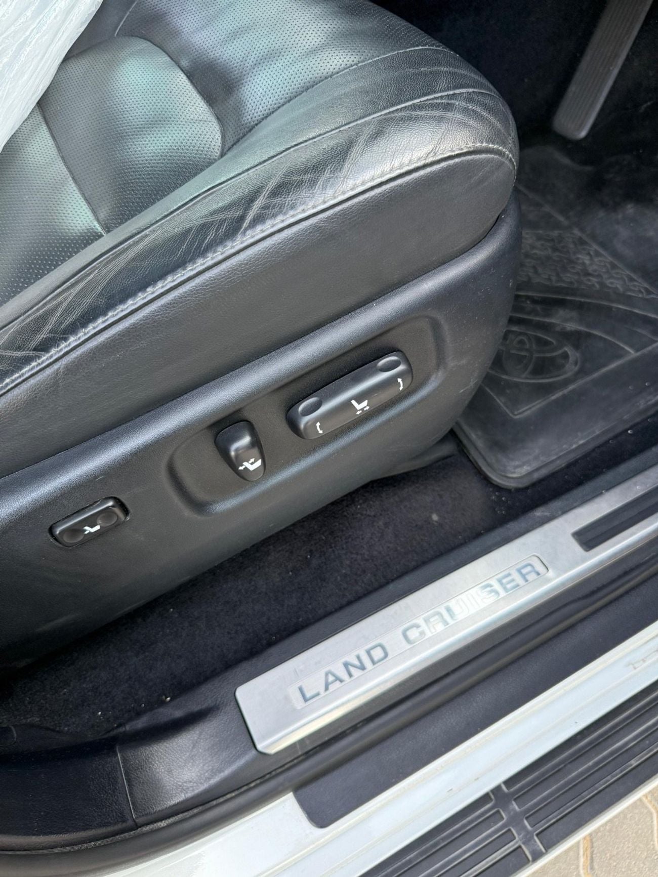 Toyota Land Cruiser Sahara