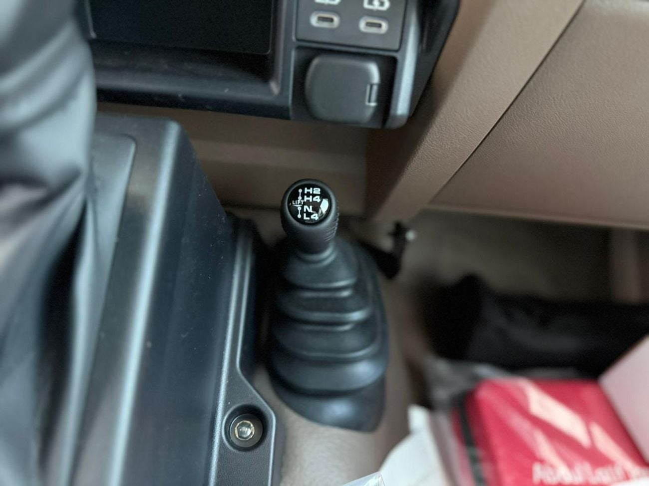 Toyota Land Cruiser Pick Up 4.0 SINGLE CAB FULL SAUDI SPECS