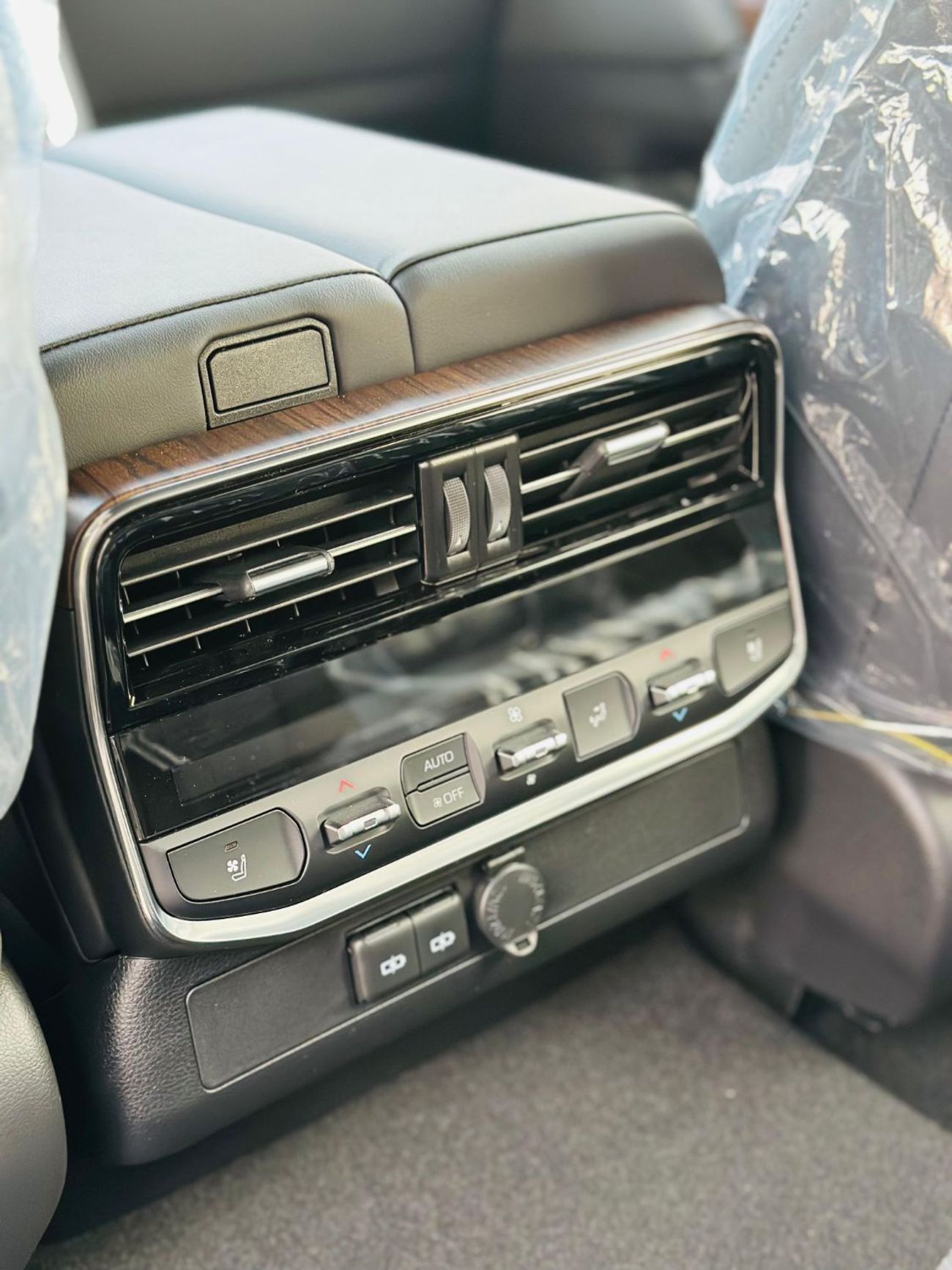 تويوتا لاند كروزر VX 4.0L