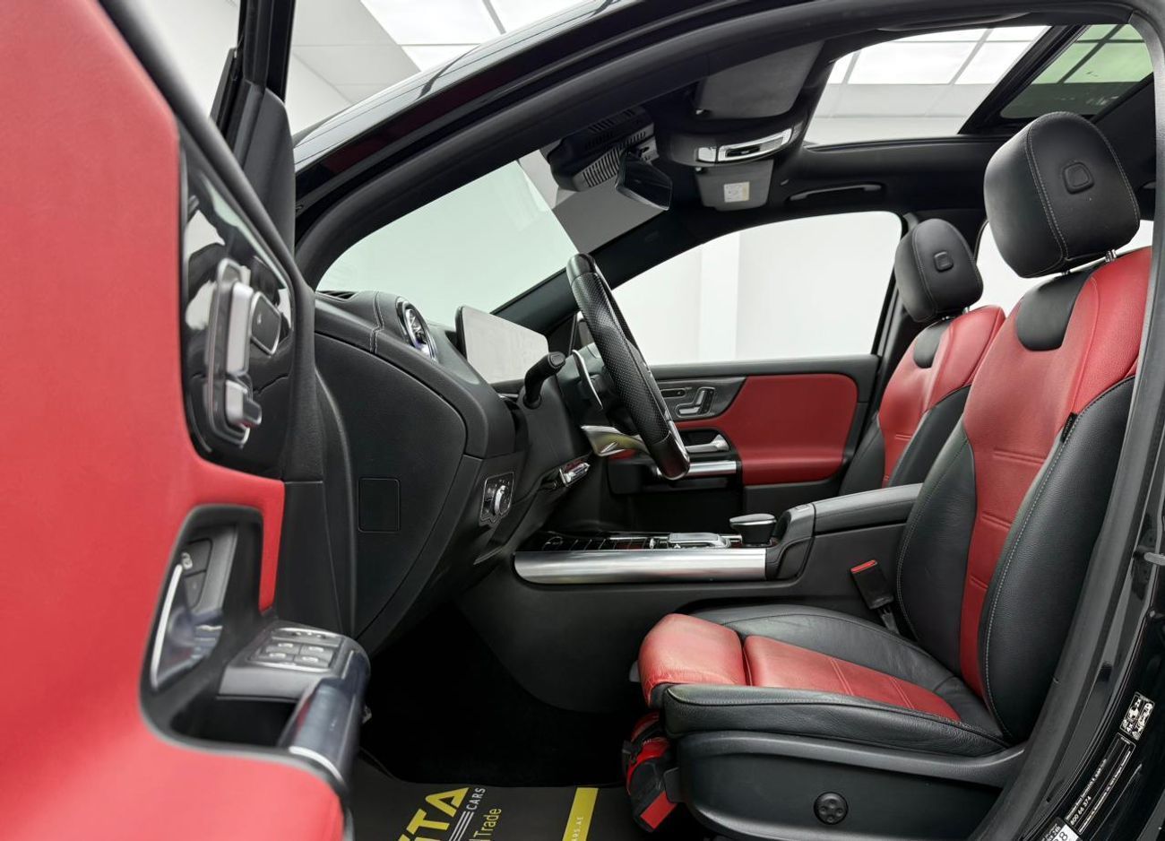 مرسيدس بنز GLA 35 AMG 4MATIC 2022 Mercedes-AMG GLA35 ,Gargash Warranty + Service Contract ,Full Gargash Service History ,G