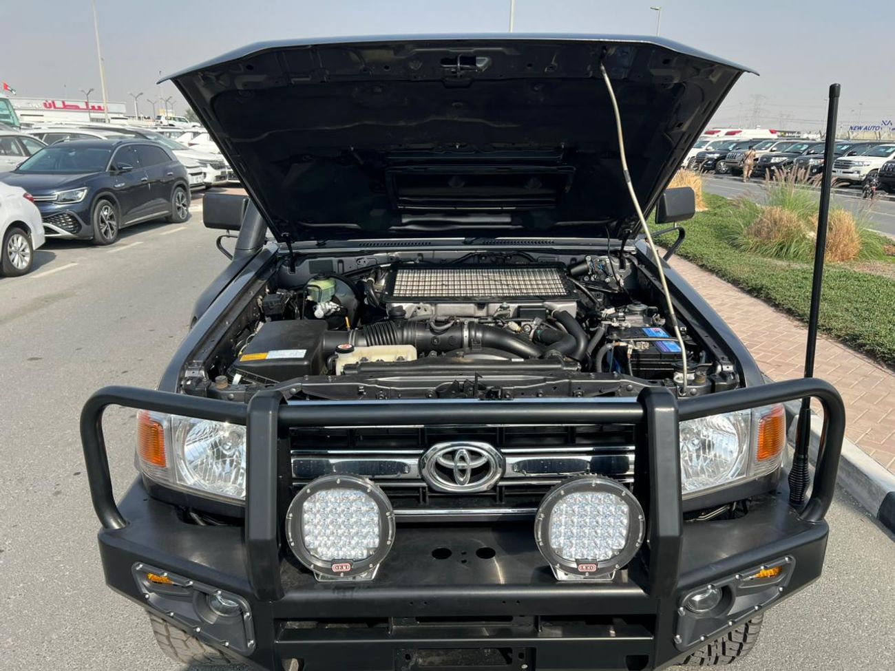 Toyota Land Cruiser Pick Up The Toyota Land Cruiser Pickup (specifically the 70 Series/LC79) is a legendary, heavy-duty 4WD work