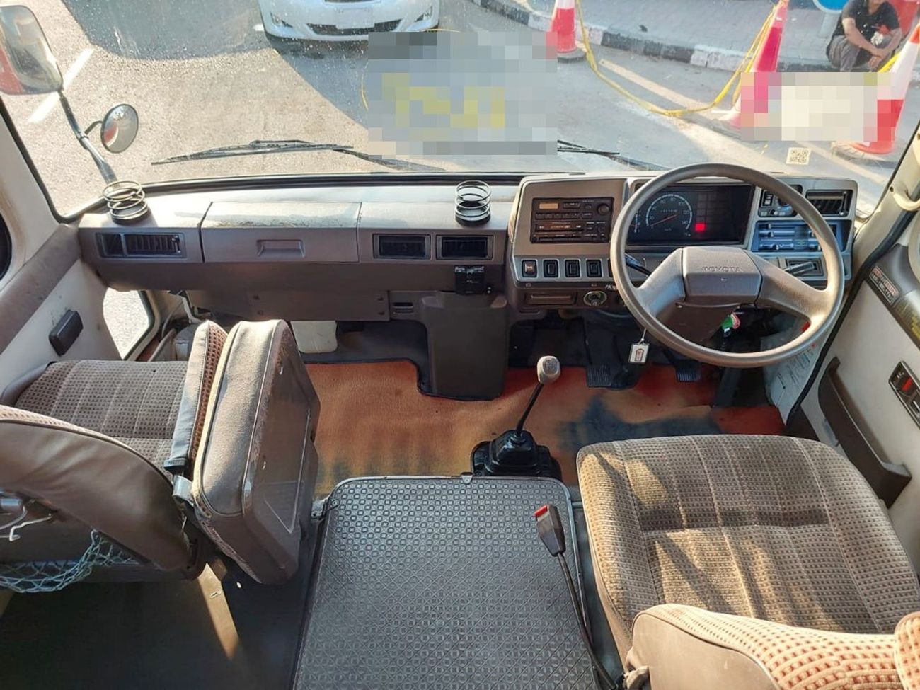 Toyota Coaster TOYOTA COASTER BUS RIGHT HAND DRIVE 1992 MODEL DIESEL MANUAL 4160 ENGINE CC 1HD-T ENGINE 29SEATER (P