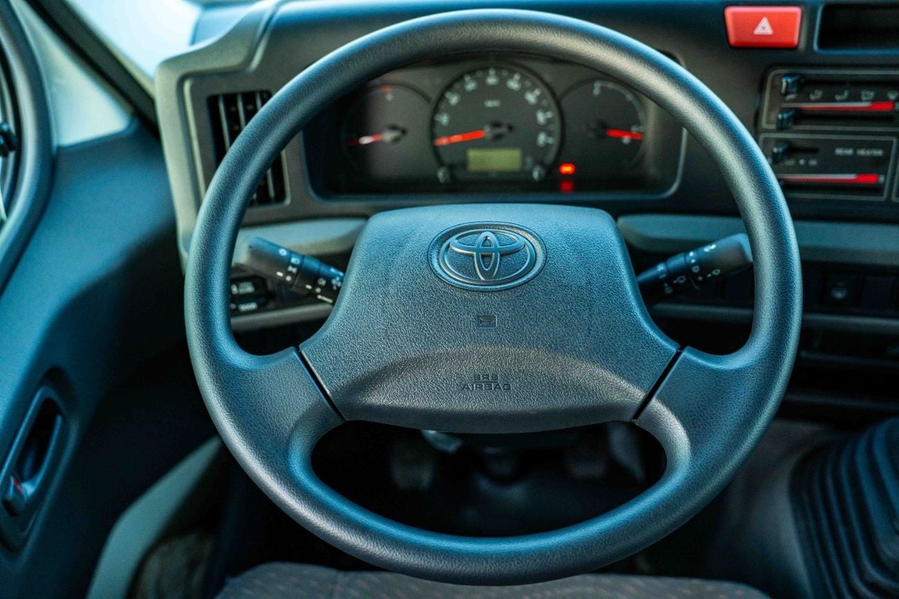 تويوتا كوستر Toyota Coaster 2025 2.7L Petrol 23 Seats