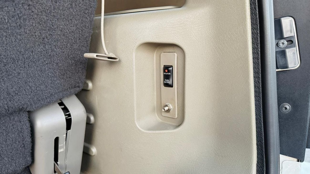 Hummer H2 SUNROOF | V8 ENGINE | AUTOMATIC TRANSMISSION | 6.0L PETROL | LHD | 2003