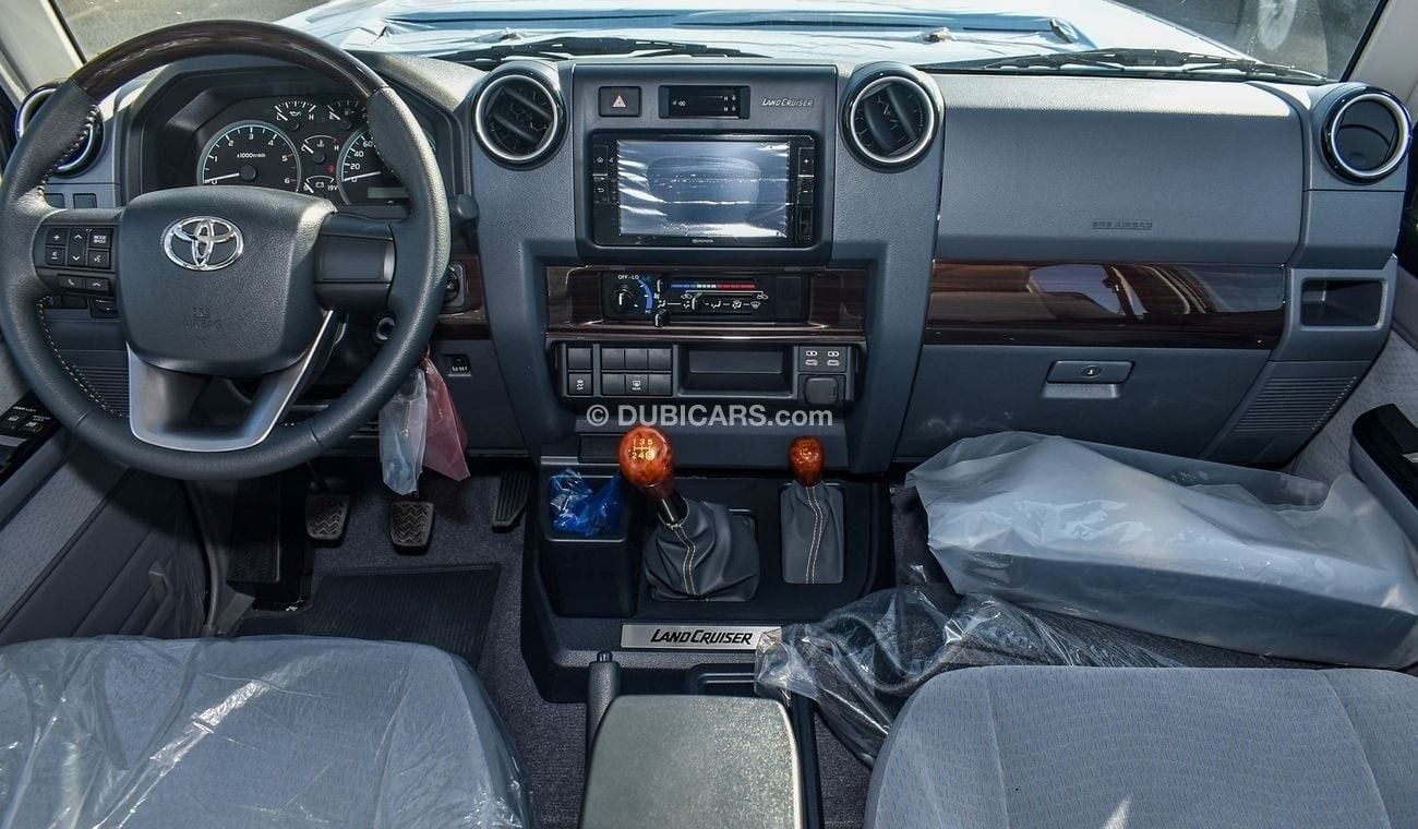 Toyota Land Cruiser 70 LC76 Hardtop 4.5L Diesel M/T Full Option