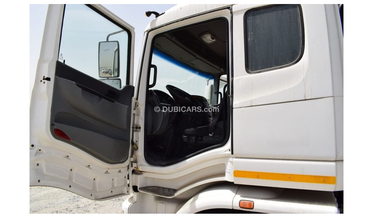 Tata Prima Tata 4438 Prime Mover with Trailer, Model:2015. Only done 20378 km done 20