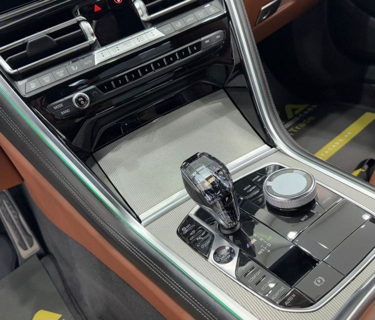 بي أم دبليو M850i xDrive 4.4L 2019 BMW M850i xDrive, July 2026 BMW Warranty + Service Pack, Very Low Kms, GCC