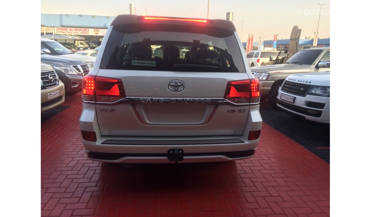 Toyota Land Cruiser VXR V8 5.7, Al- Futtaim