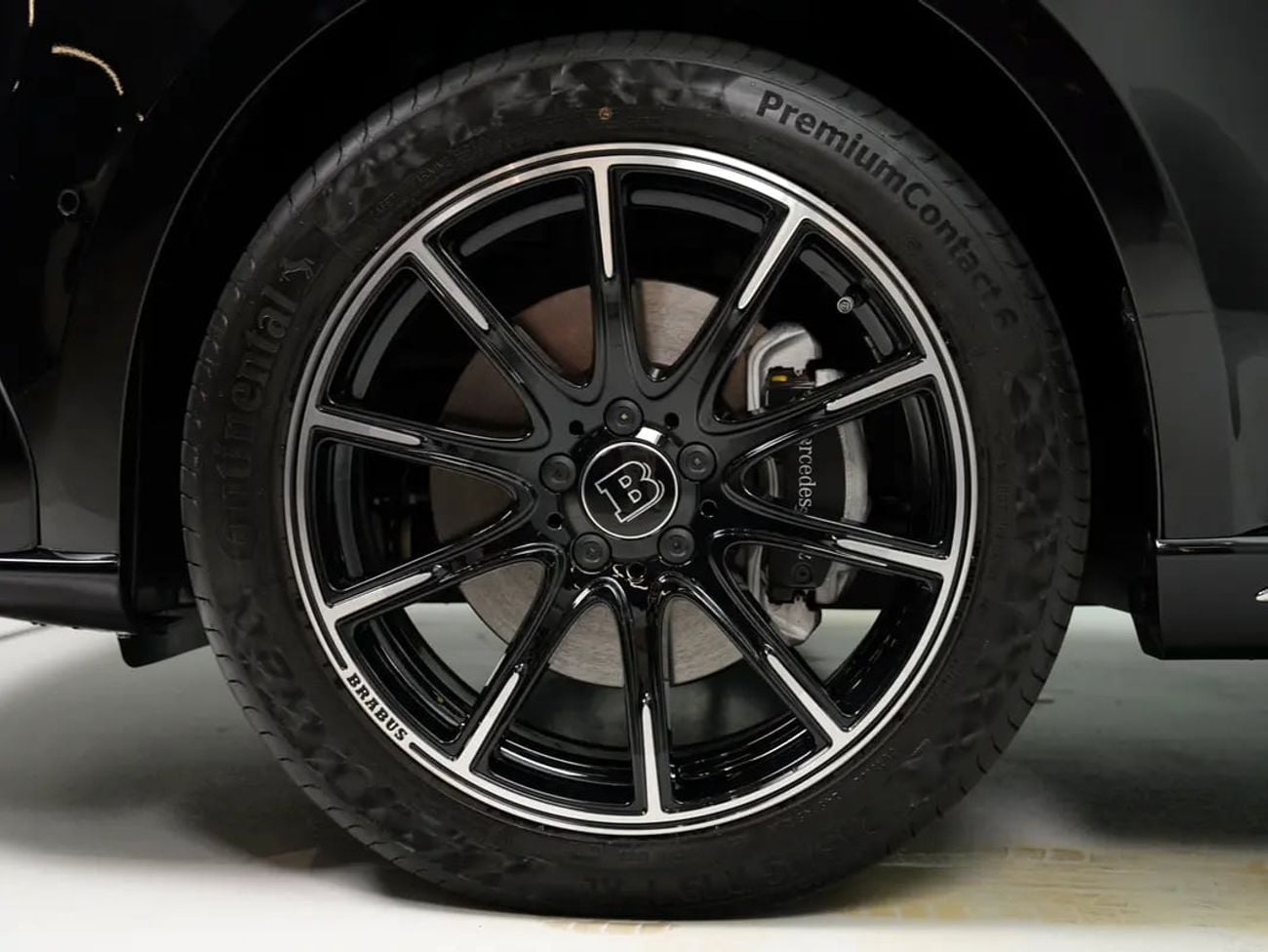Mercedes Benz V300 AVANTGARDE BRABUS V300 EXTRA-LONG | GCC SPECS | DEALER WARRANTY