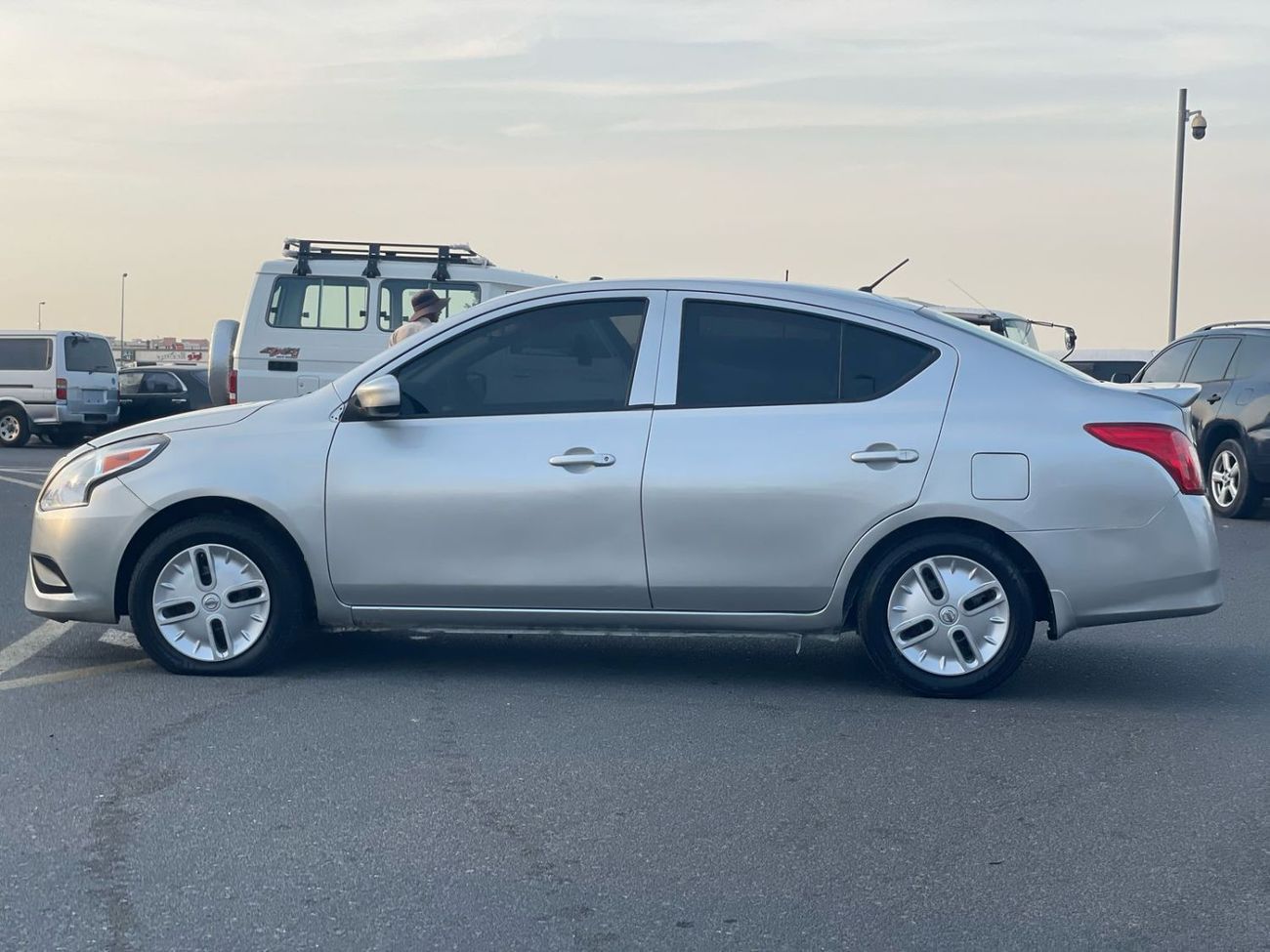 Nissan Versa 2018 Nissan Versa (Sunny) SV 1.5L V4 MidOption  Economical
