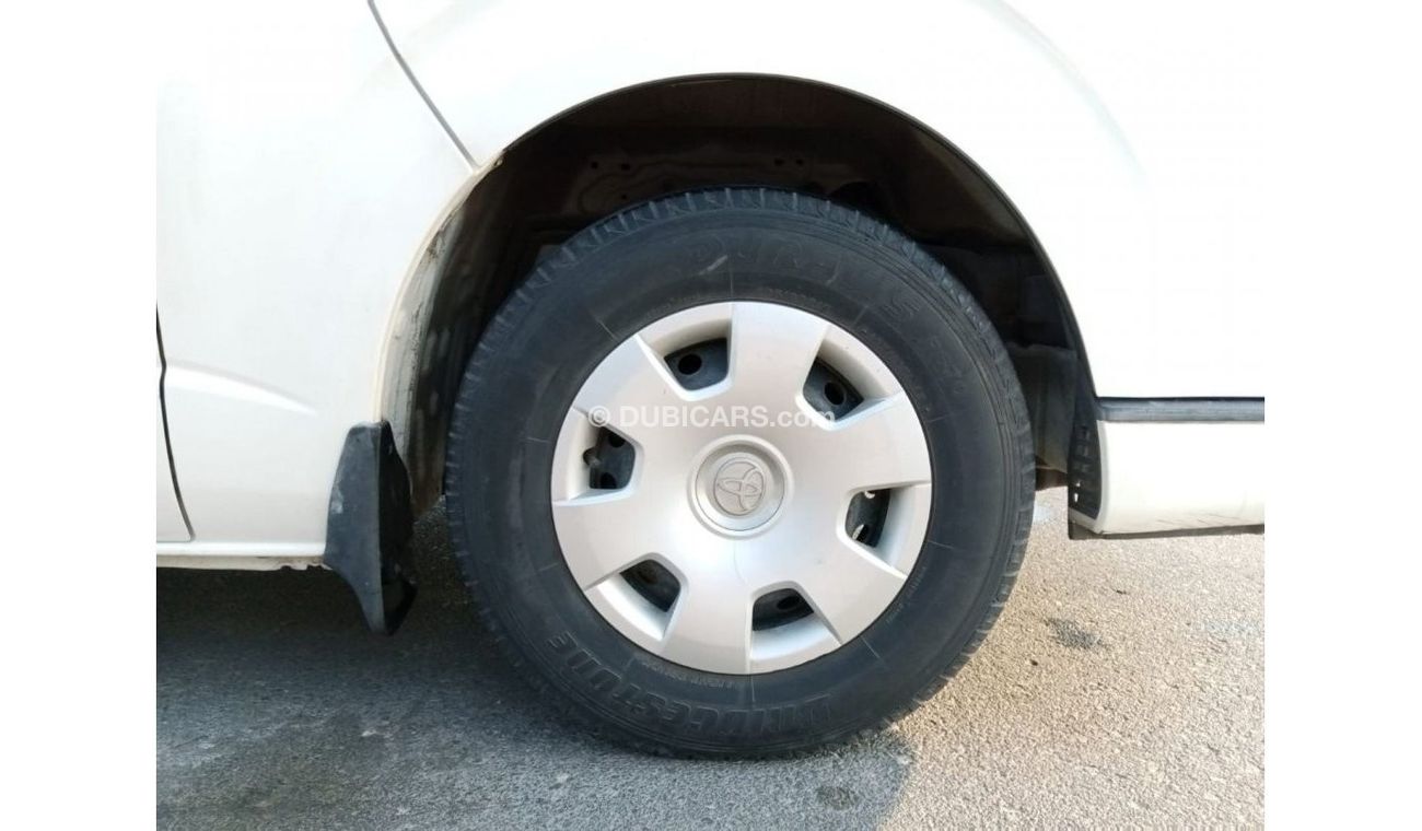 تويوتا هاياس TOYOTA HIACE VAN RIGHT HAND DRIVE (PM 887)