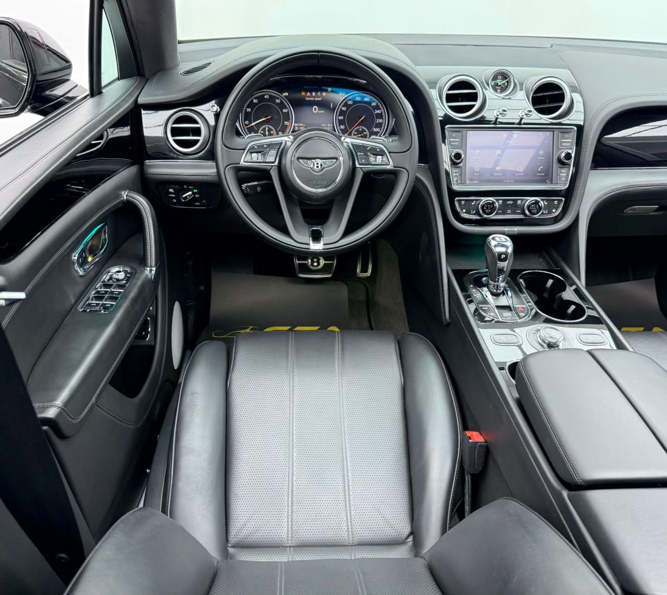 Bentley Bentayga STD 2018 Bentley Bentayga V8, Full Service History, Fully Loaded, Excellent Condition, Japanese