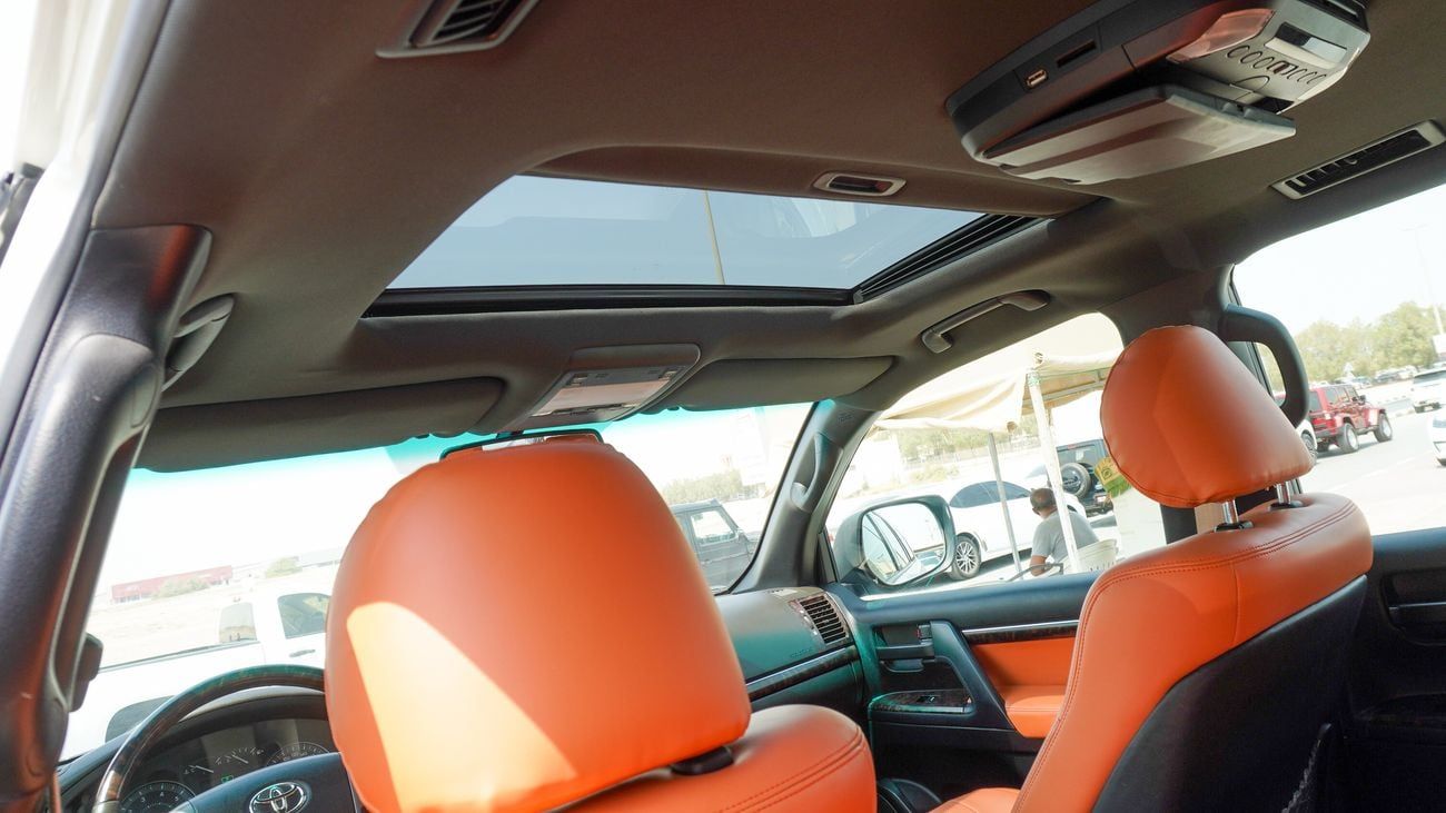 Toyota Land Cruiser GXR V8