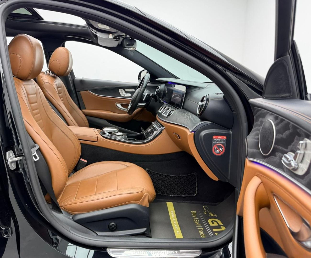 Mercedes Benz E400 STD 2017 Mercedes-Benz E400 4MATIC, Full Service History, Excellent Condition, GCC Specs