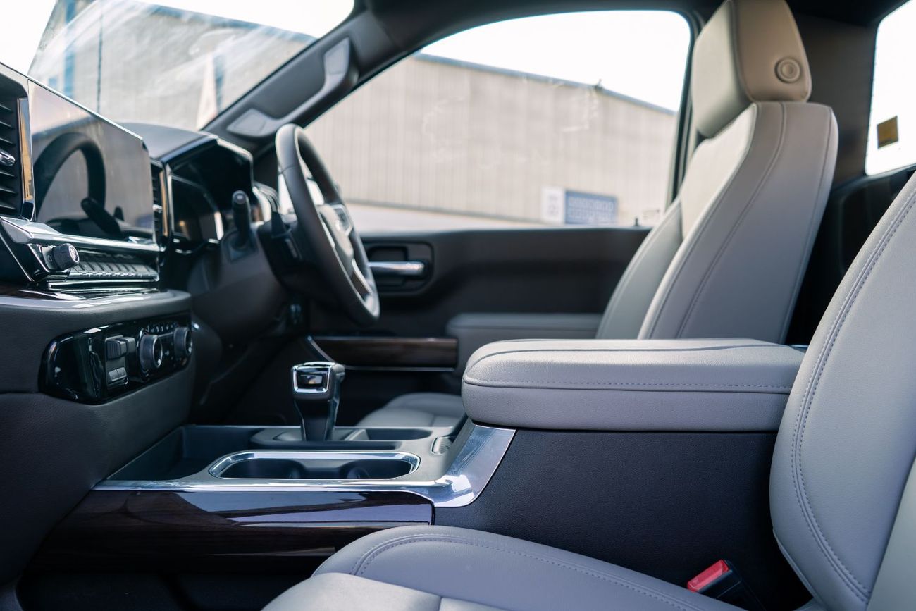 Chevrolet Silverado 6.2L EcoTec3 V8 engine RHD (RIGHT HAND DRIVE )