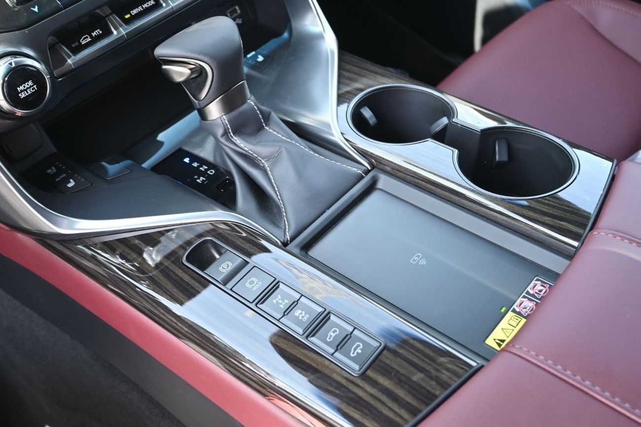 لكزس LX 600 Signature 3.5L Lexus LX600 Signature Mark Levinson, 3.5L Twin-Turbo V6, Petrol