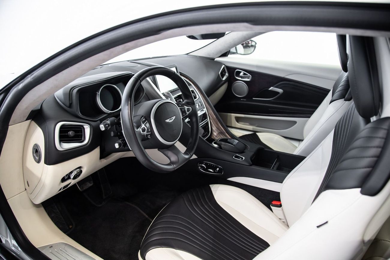 Aston Martin DB11 Std Aston Martin DB11 V12