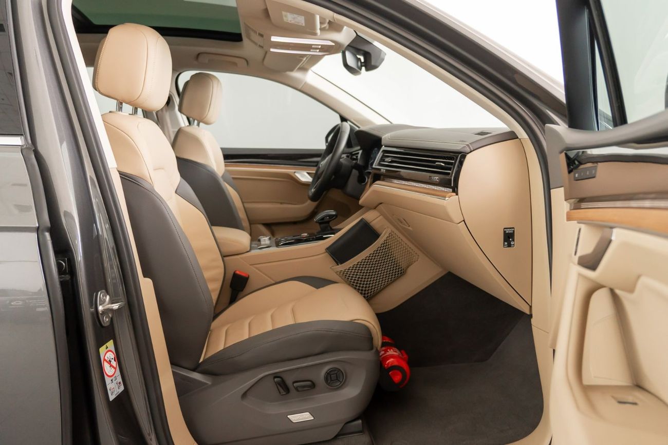 فولكس واجن طوارق 2023 Volkswagen Touareg Atmosphere / Volkswagen Warranty & Service Pack