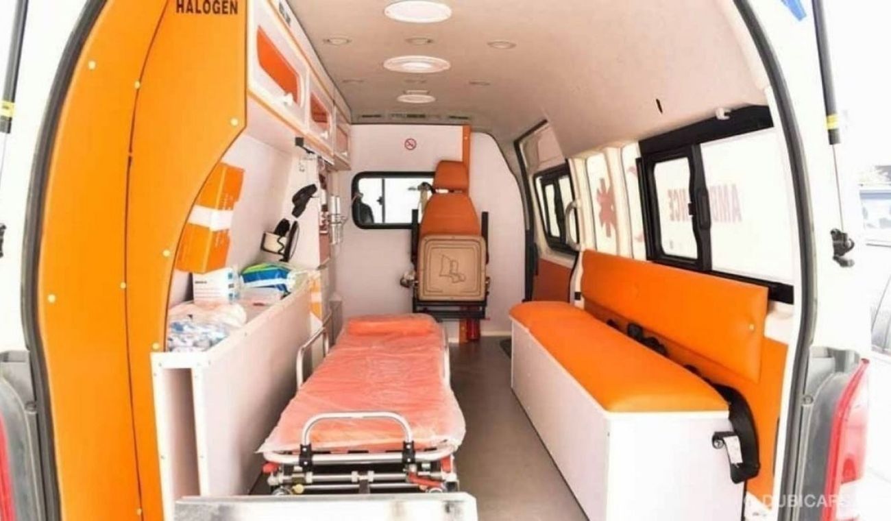 تويوتا هاياس كوميتور GL  سقف عالي كوميتور GL  سقف عالي ambulance full equipment اتوماتيك