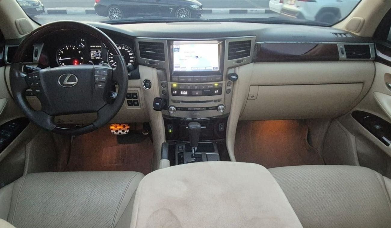 Lexus LX 570 2014 Lexus LX570 Sport Platinum (URJ201), 5dr SUV, 5.7L 8cyl Petrol, Automatic, All Wheel Drive. cle
